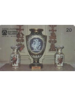 MUSEU NACIONAL ÚPRJ - VASOS FRANCESES PERTENCENTES A D PEDRO II