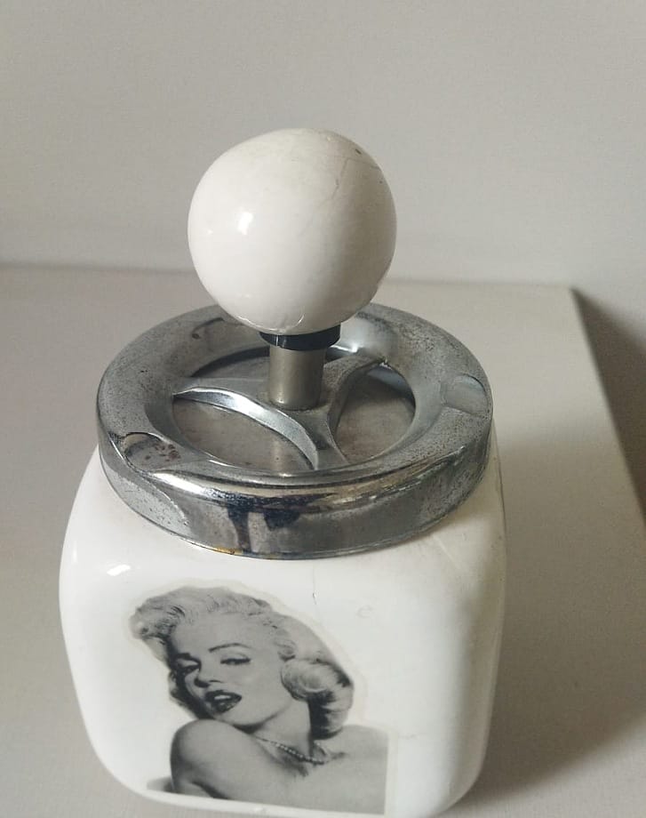CINZEIRO MARILYN MONROE